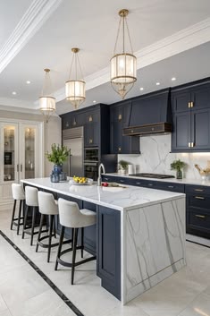 Navy Shaker